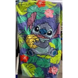 Disney Lilo & Stitch Pineapple Graphic Hooded Towel